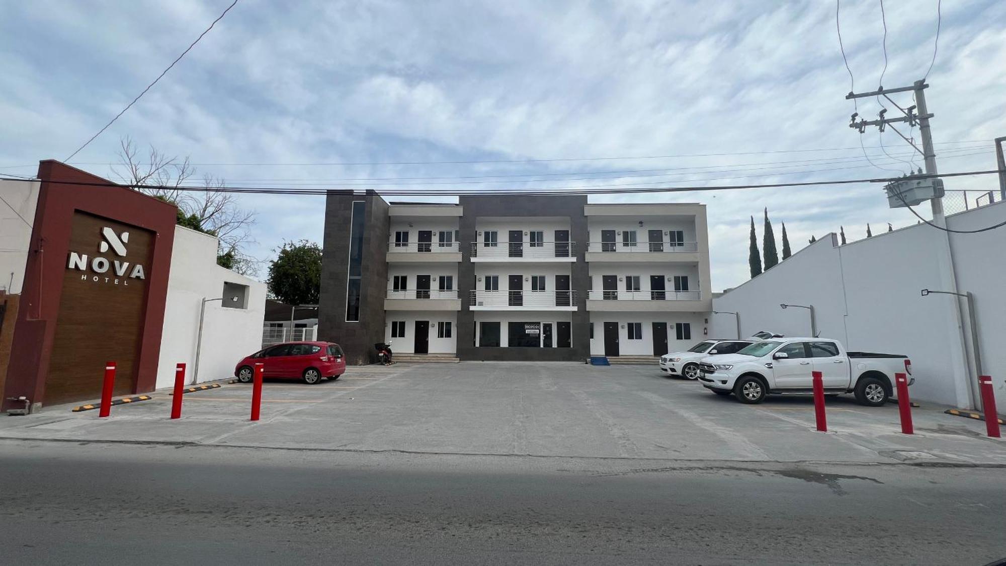 Nova Hotel Cadereyta Jiménez エクステリア 写真