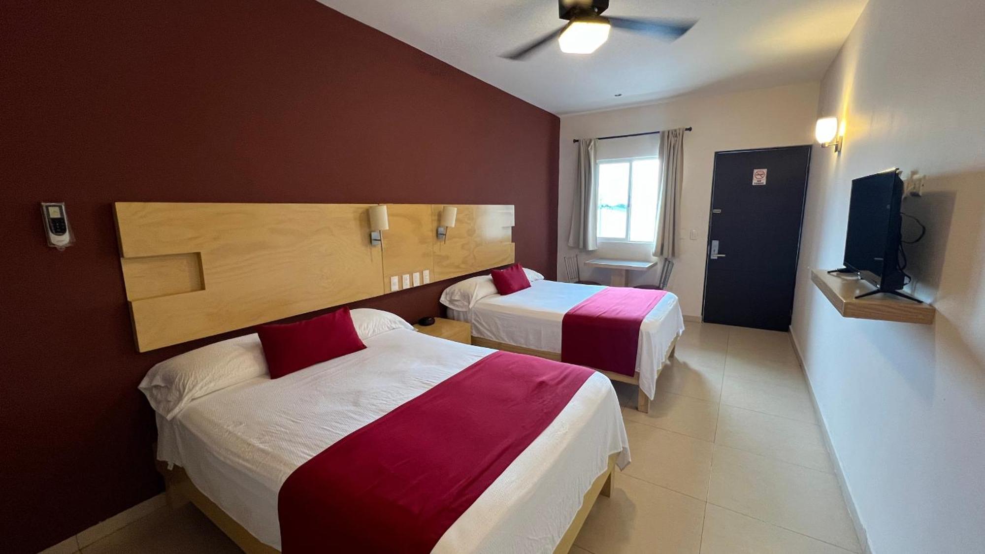 Nova Hotel Cadereyta Jiménez エクステリア 写真