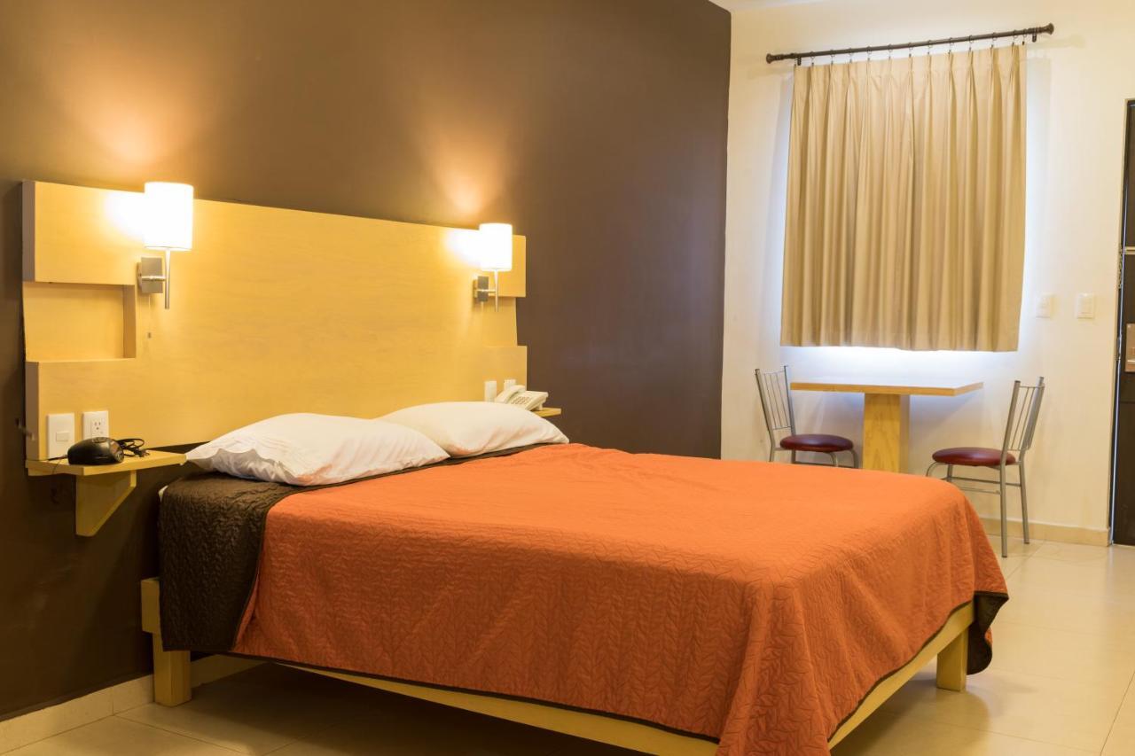 Nova Hotel Cadereyta Jiménez エクステリア 写真